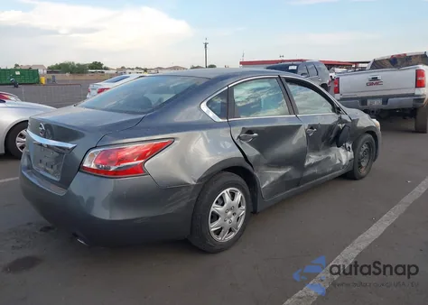 2015 Nissan Altima 2.5 из США, поврежденный, VIN 1N4AL3AP2FC178062